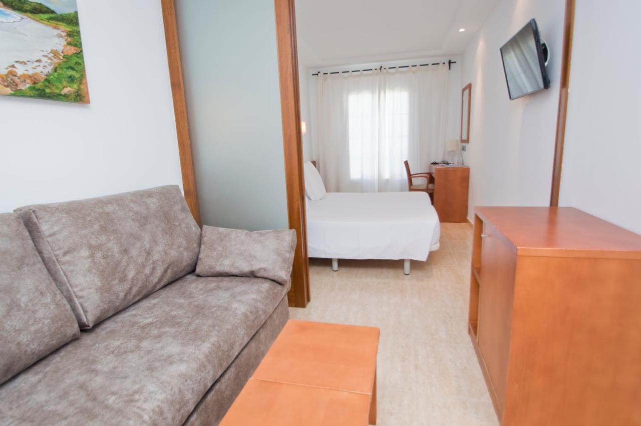 Hotel Jeni & Restaurant Es Mercadal Extérieur photo
