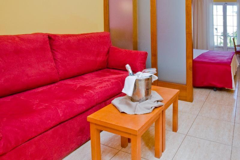 Hotel Jeni & Restaurant Es Mercadal Chambre photo