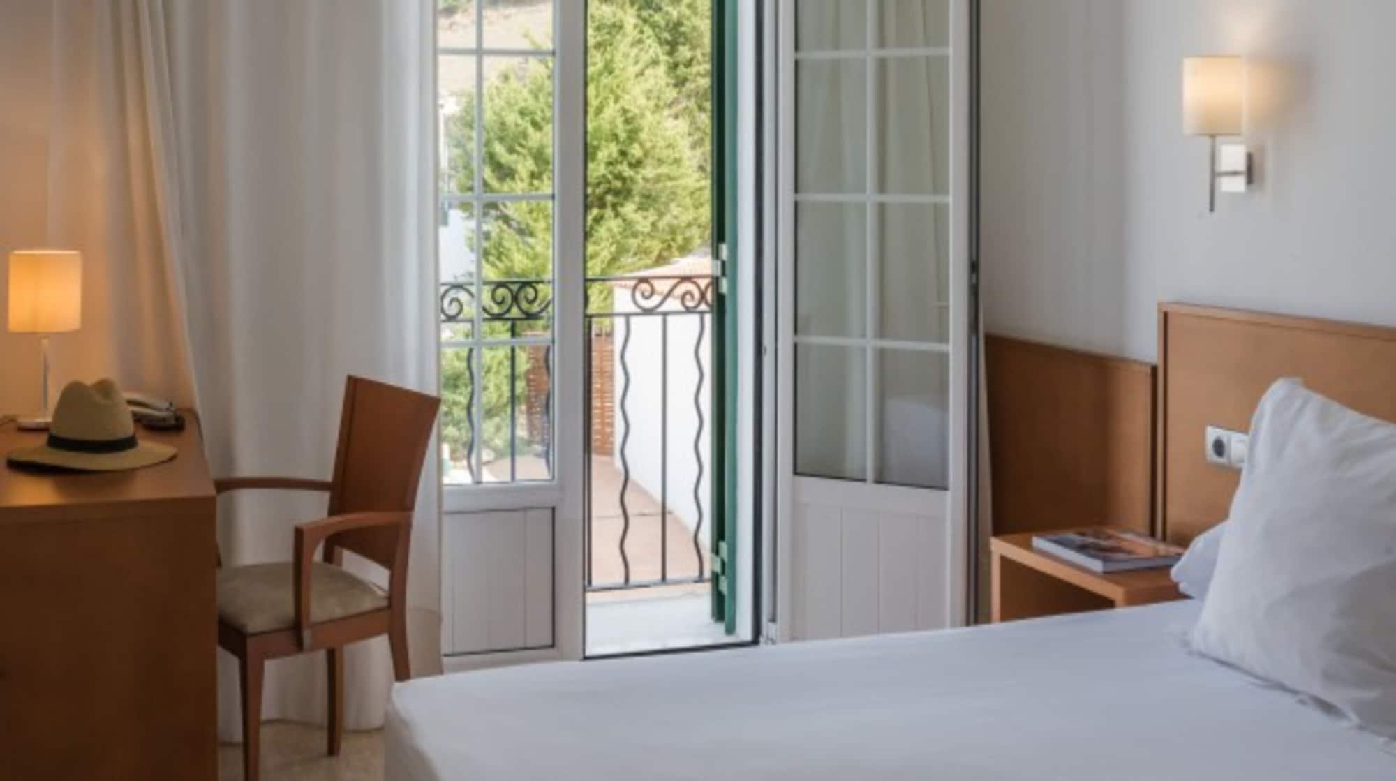 Hotel Jeni & Restaurant Es Mercadal Extérieur photo